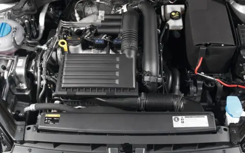 Silnik 1.4 TSI EA211, znany z oszczędności i dynamiki, napędza wiele modeli Volkswagena, Skody i Audi.