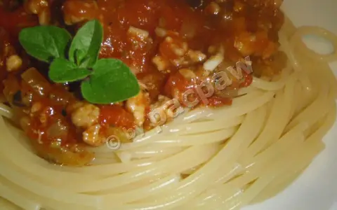 Idealne Spaghetti Bolognese z Selerem Naciowym? Poznaj Sekret!