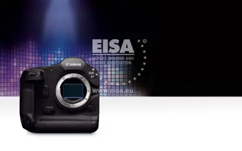 Profesjonalny aparat Canon EOS R1, jeden z najnowszych modeli, z logo EISA.