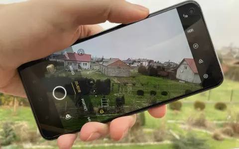 Jaki smartfon z dobrym aparatem - najlepsze modele, które zachwycają jakością zdjęć