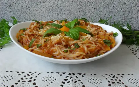 Szybkie spaghetti ze słoika: łatwy przepis na pyszny obiad