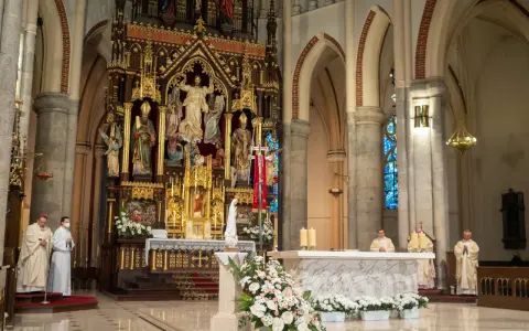 1 maja: czy trzeba iść do kościoła? Wyjaśniamy święta nakazane