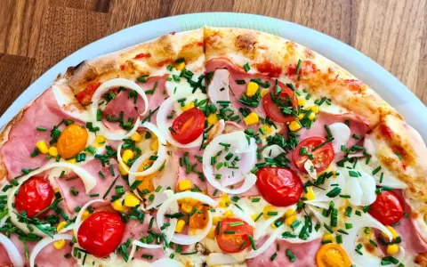 Średnia pizza w Pizza Hut – ile cm ma naprawdę? Zaskakujące różnice!