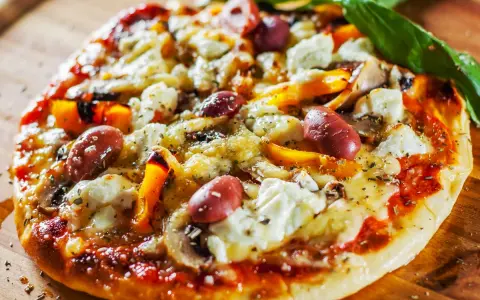Warzywa na pizzę: Klasyka, nowości i sekrety smaku Juliusza Mazura