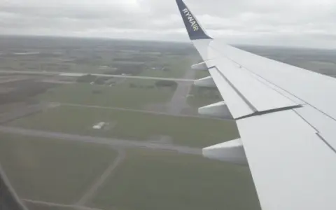 Prędkość samolotu Ryanair: 850 km/h i co jeszcze musisz wiedzieć?