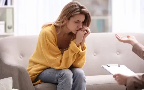 Psychoterapia w nerwicy lękowej - jak skutecznie przezwyciężyć lęk
