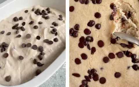Dolci con ricotta e gocce di cioccolato, pronti per essere gustati. La consistenza cremosa invita a un assaggio goloso.