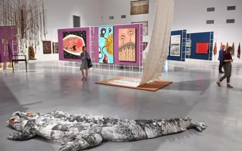 Wystawa muzeum sztuki nowoczesnej: odkryj wyjątkowe dzieła i tematy