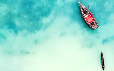 Ile trwa lot na Zanzibar? Sprawdź czas podróży z Polski i porady