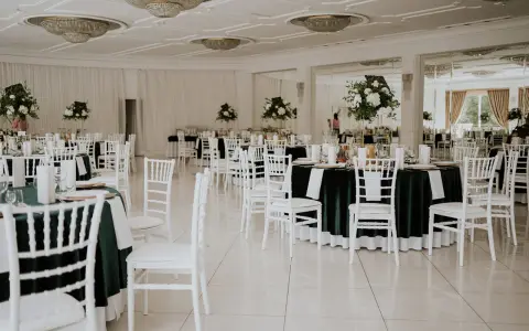 Sale weselne Śląsk: Przewodnik po stylach, cenach i ukrytych kosztach.
