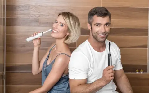 Szczoteczka soniczna Philips czy Panasonic - która lepiej dba o zęby?
