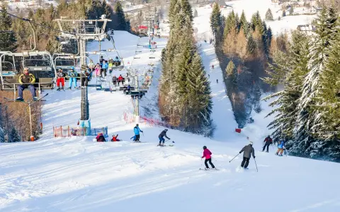 Wisła na narty: Odkryj najlepsze stoki, Skipass i porady eksperta