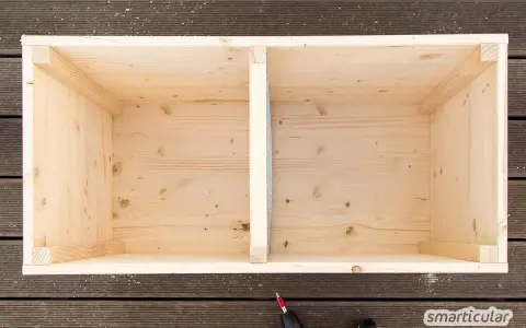 Holzkiste mit zwei Fächern, bereit zum wurmkiste selber bauen.