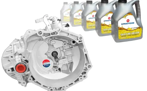 Skrzynia biegów do 1.7 CDTI, obok butelki oleju KPMOTORS.