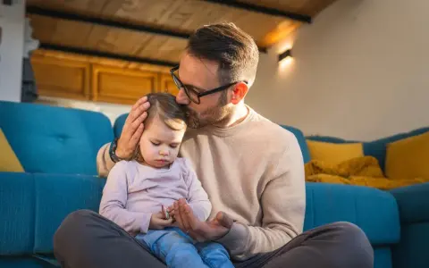 Sąd zmusi dziecko do kontaktów? Nie! Jak chronić relację.