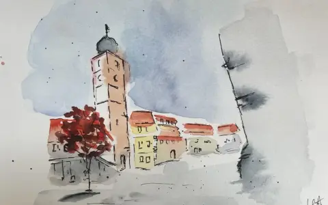 Pintura de acuarela y tinta de un pueblo con una torre alta y casas con tejados rojos. Un árbol de hojas rojas destaca en primer plano.