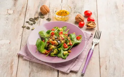 Insalata di Avocado Perfetta: Ricetta Facile, Veloce e Salutare
