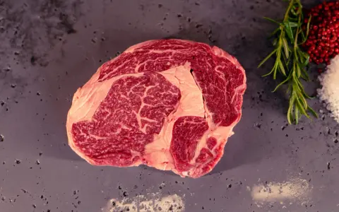 Wysoka cena steka sezonowanego? Zrozum, co ją tworzy!