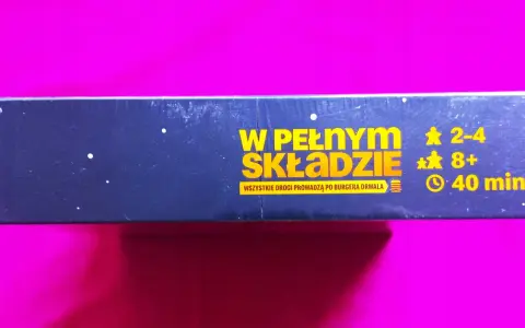 Gra planszowa "W pełnym składzie" dla 2-4 graczy od 8 lat. Czas gry: 40 minut. Wszyscy dążą do zdobycia burgera Drwala!