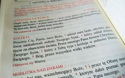 Najpiękniejsze modlitwy wiernych: tekst z księgi liturgicznej, zawiera modlitwy na 5. Niedzielę Wielkiego Postu.