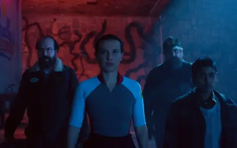 Grupa przyjaciół, w tym Eleven, wyrusza na misję w nowym sezonie Stranger Things.
