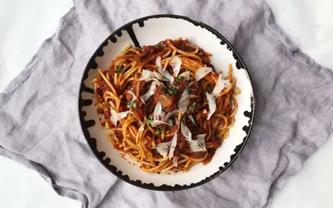 Prawdziwe ragù alla bolognese: przepis bez mitów i błędów
