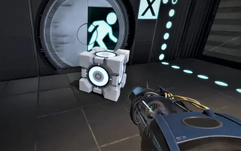 Kostka towarzysząca i portal gun w grze komputerowej Portal.