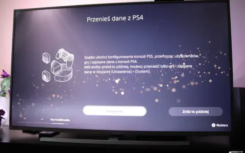 Ekran konsoli PS5 pokazuje opcję "Przenieś dane z PS4", pomagając w konfiguracji i przeniesieniu gier.