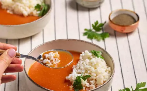 Zupa pomidorowa jak u babci - smak dzieciństwa w Twojej kuchni