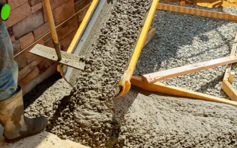 Jak zrobić suchy beton w betoniarce - idealne proporcje i proces mieszania