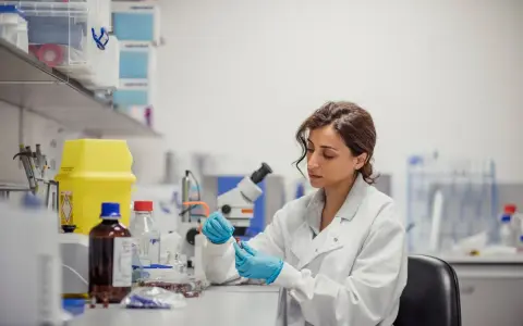 Investigación médica en mujeres: ¿Por qué la ciencia las olvidó?