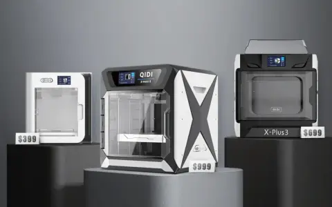 Trzy drukarki 3D QIDI: biała za $399, czarno-biała X-MAX-3 za $999 i X-Plus3 za $699. Informacje o cenach.
