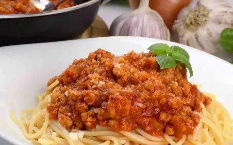Spaghetti z mięsem mielonym: Mój przepis na sos, który pokochasz