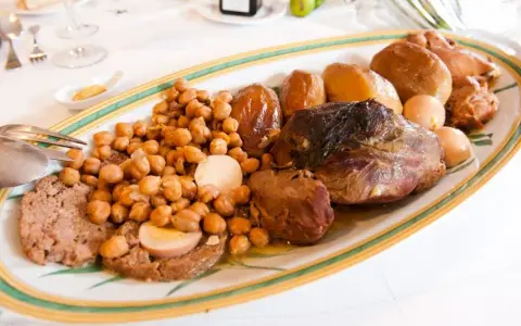 Gastronomía de Madrid: Platos tradicionales que no te puedes perder