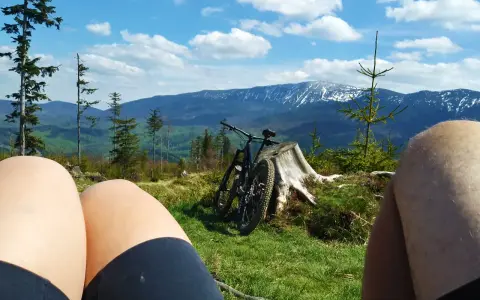 Babia Góra: Ile się wchodzi? Planuj trasę i czas!
