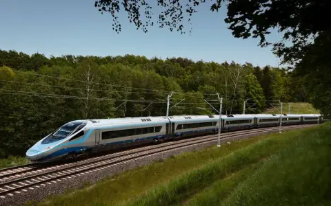 EIP (Pendolino): Co to za pociąg? Przewodnik po premium podróży!
