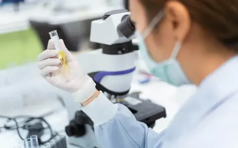 Antybiotyki a badania krwi i moczu: kiedy wyniki są pewne?