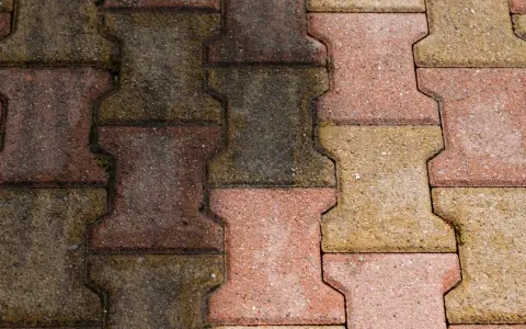 Jak usunąć farbę z kostki brukowej - skuteczne metody i porady