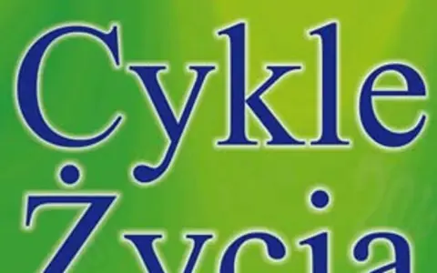 Niebieskie litery na zielonym tle tworzą napis "Cykle życia". Numerologia pomaga zrozumieć te cykle.