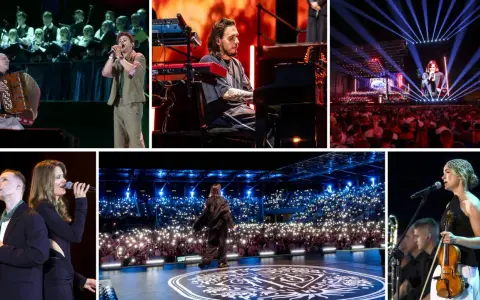 Wielki koncert pieśni współczesne: artyści na scenie, chór, publiczność z telefonami, pianista, akordeonista i skrzypaczka.