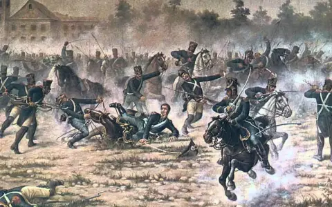 Un resumen de la guerra de la independencia española: batalla caótica con soldados a caballo y a pie, humo y acción intensa.