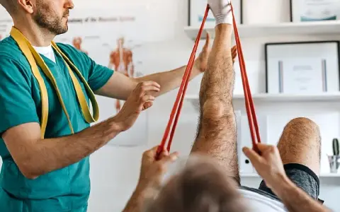 Fizjoterapeuta: Kim jest i jak pomoże Ci odzyskać sprawność?