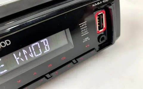 Jaki format pendrive do radia samochodowego, aby uniknąć problemów z odtwarzaniem?