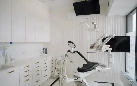 Co widzi dentysta? Przegląd jamy ustnej to lustro zdrowia!