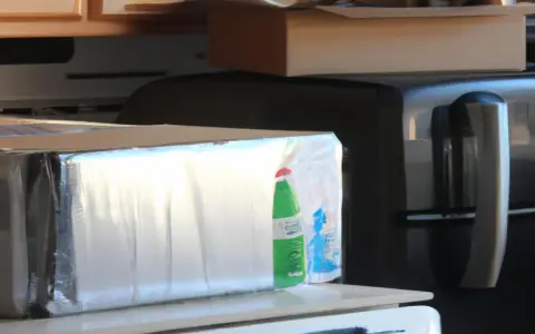 Nowa lodówka: Ile odczekać po transporcie i kiedy włożyć jedzenie?