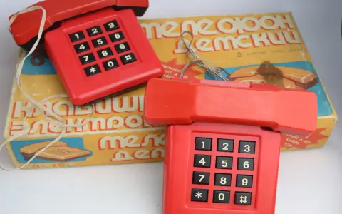Telefon stacjonarny dla dzieci zabawka - edukacyjne opcje i ceny