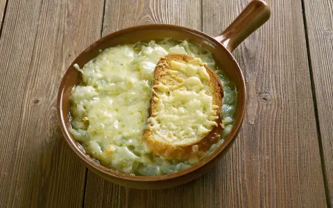Sopa de Ceba: El Secreto Catalán para una Receta Inolvidable