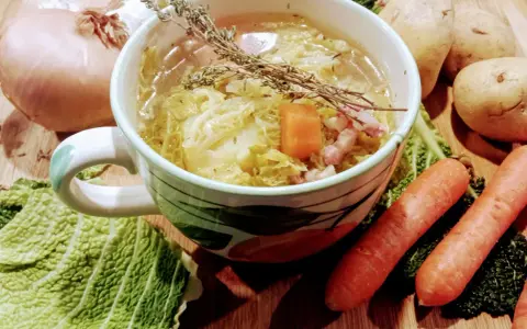 Soupe aux choux pour maigrir du ventre : mythe ou réalité ?