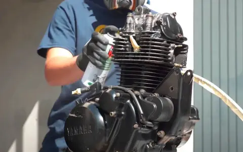Peindre moteur moto : Le secret d'une peinture durable et pro