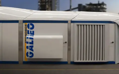 Mobilna stacja Galileo Microbox, która może być wykorzystana do tankowania CNG.